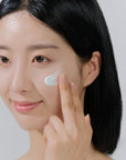 Madagascar Centella Hyalu-Cica Water-Fit Sun Serum | Protector solar hidratante
